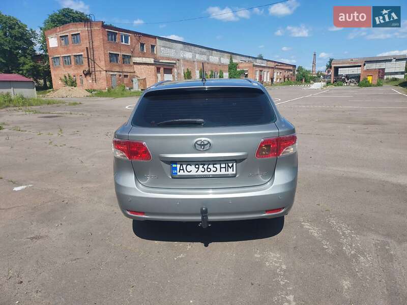 Универсал Toyota Avensis 2010 в Луцке