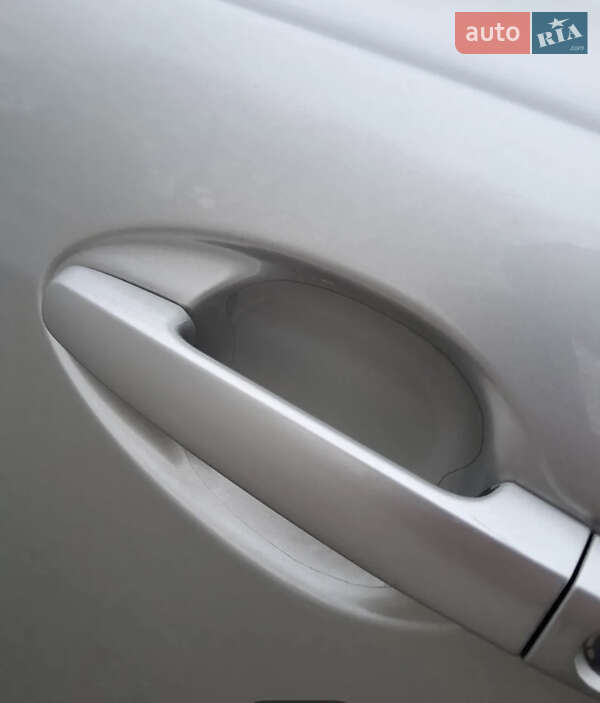 Седан Toyota Avensis 2006 в Ивано-Франковске фото 12 Седан Toyota Avensis 2006 в Ивано-Франковске