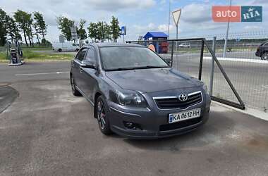Седан Toyota Avensis 2008 в Киеве