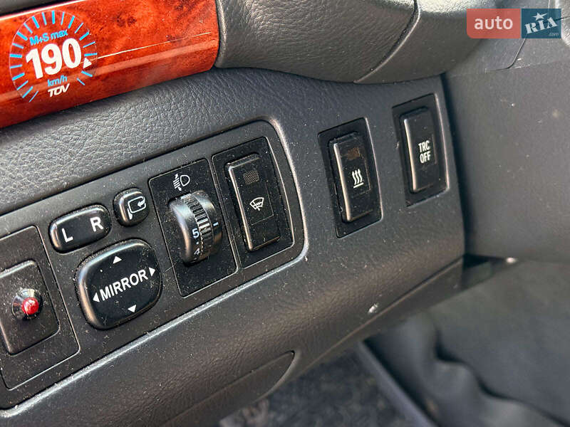 Седан Toyota Avensis 2004 в Львове