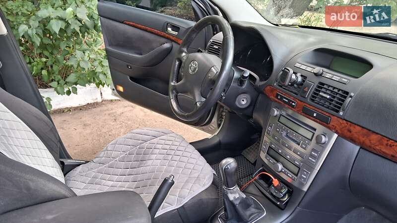 Ліфтбек Toyota Avensis 2004 в Одесі