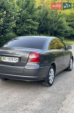 Седан Toyota Avensis 2008 в 