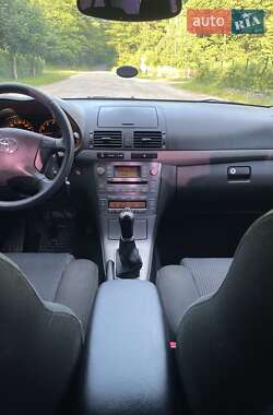 Седан Toyota Avensis 2008 в 