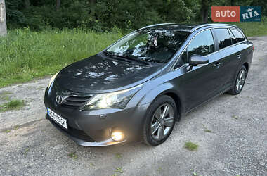 Універсал Toyota Avensis 2015 в Володимирі