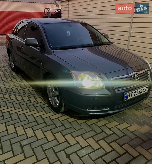 Toyota Avensis 2003