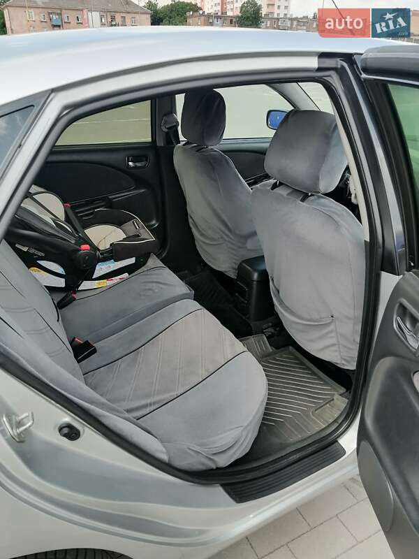 Лифтбек Toyota Avensis 2002 в Виннице