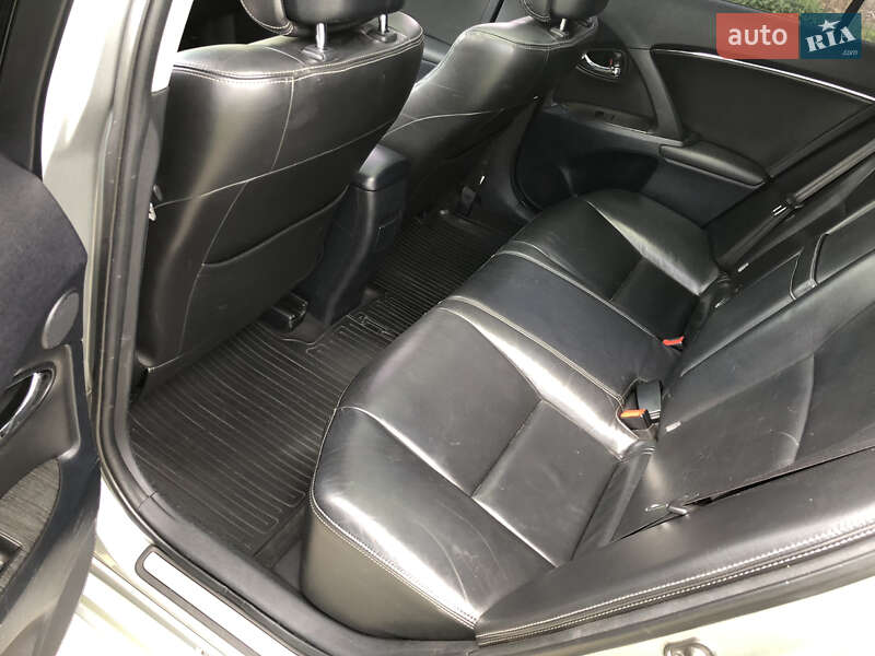 Универсал Toyota Avensis 2008 в Луцке