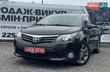 Универсал Toyota Avensis 2013 в Сарнах