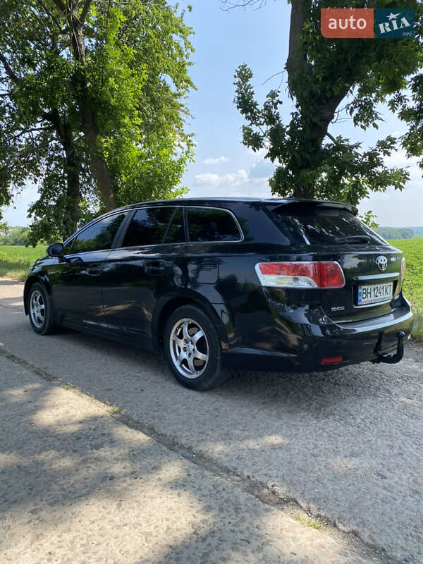 Универсал Toyota Avensis 2010 в Кодыме