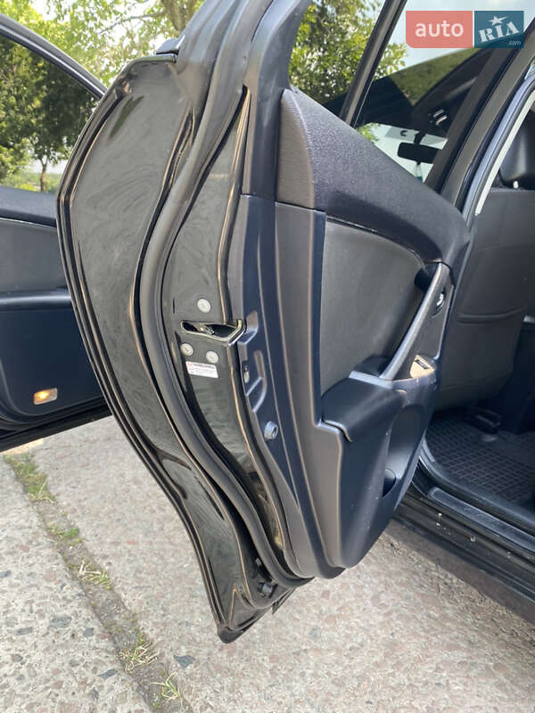 Универсал Toyota Avensis 2010 в Кодыме