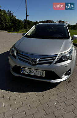 Универсал Toyota Avensis 2013 в Пустомытах