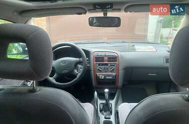Лифтбек Toyota Avensis 1999 в 