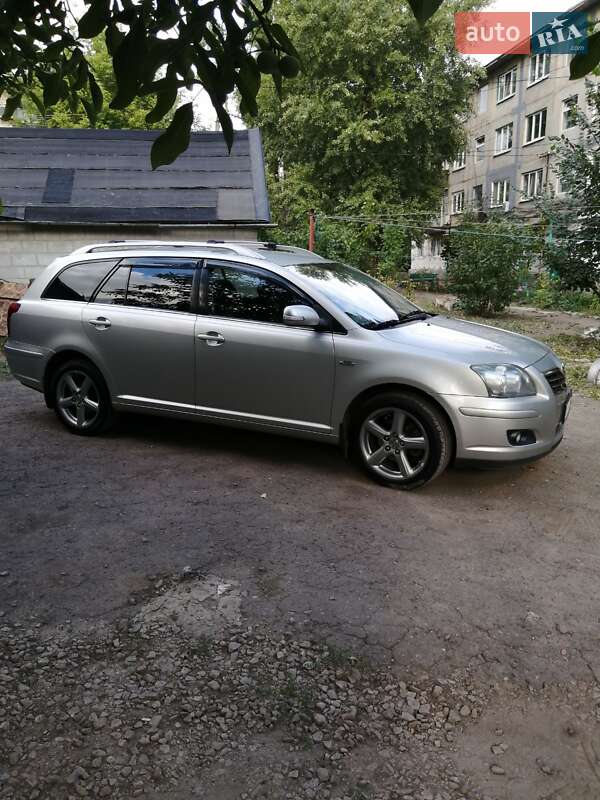 Универсал Toyota Avensis 2008 в 