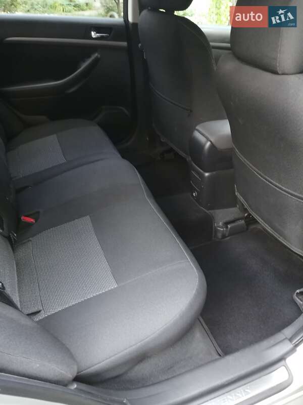 Универсал Toyota Avensis 2008 в Хмельницком