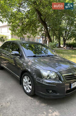 Седан Toyota Avensis 2006 в Тульчине