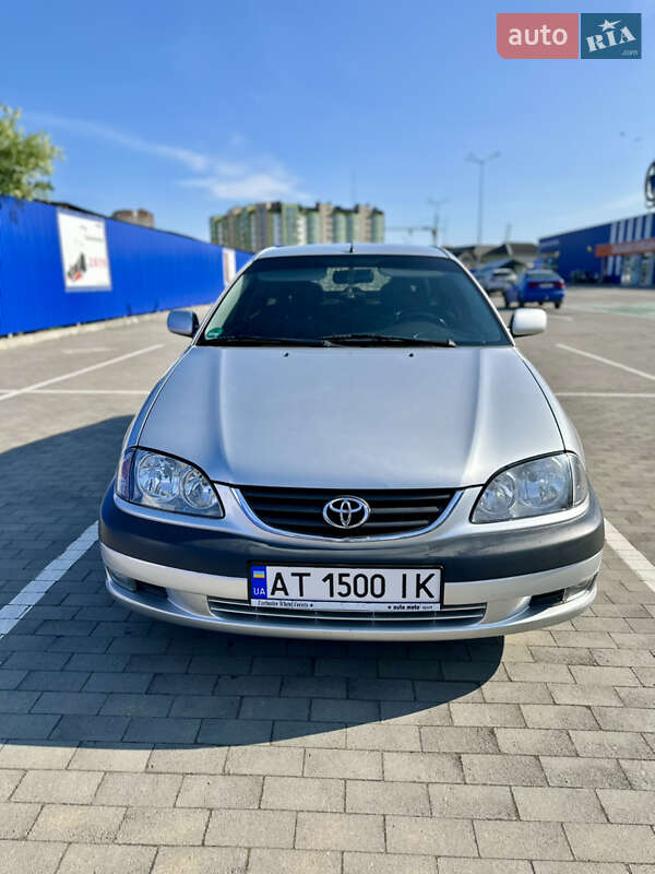 Toyota Avensis 2002
