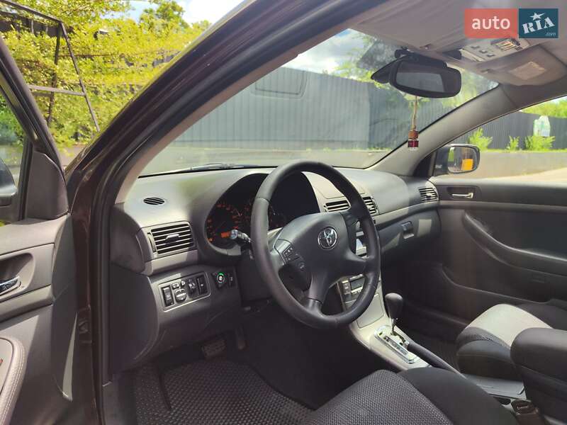 Универсал Toyota Avensis 2007 в Краматорске