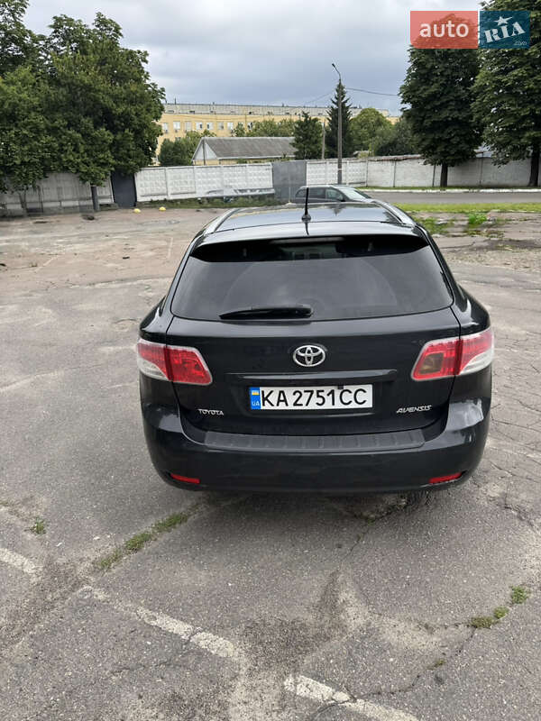 Універсал Toyota Avensis 2010 в Києві