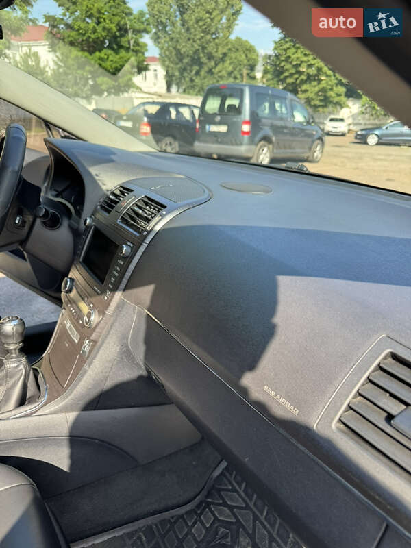 Універсал Toyota Avensis 2010 в Києві