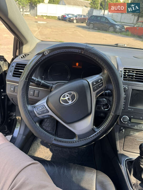 Універсал Toyota Avensis 2010 в Києві