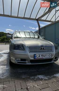 Універсал Toyota Avensis 2004 в Черкасах