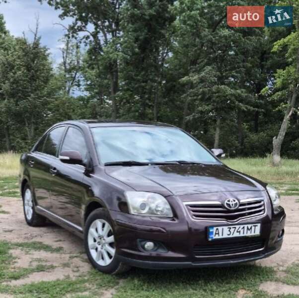 Седан Toyota Avensis 2008 в Черкассах
