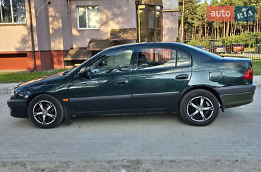 Седан Toyota Avensis 1999 в 