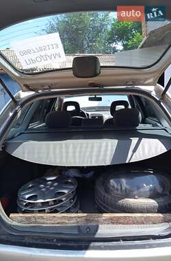 Універсал Toyota Avensis 1999 в Кривому Розі