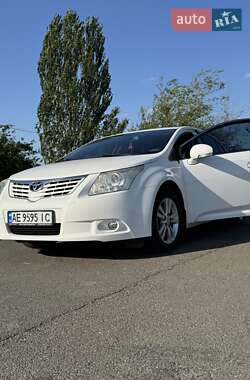 Седан Toyota Avensis 2011 в Кривому Розі