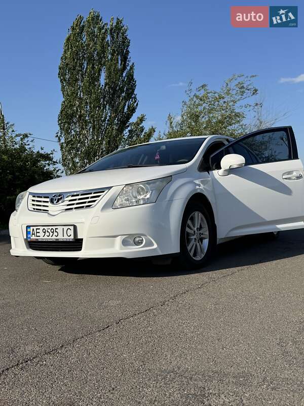 Toyota Avensis 2011