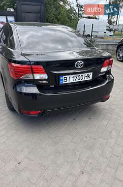 Седан Toyota Avensis 2012 в Полтаві