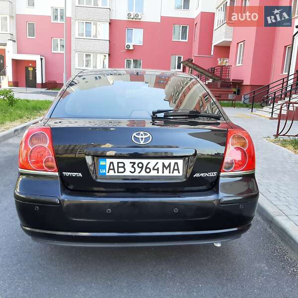Ліфтбек Toyota Avensis 2005 в Вінниці