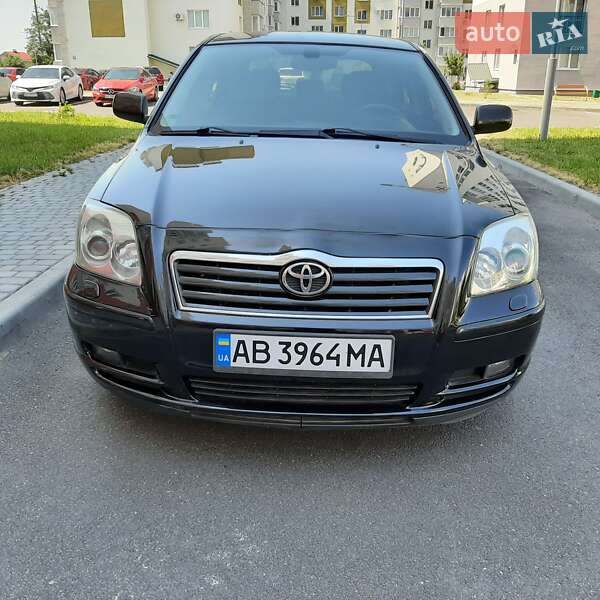 Ліфтбек Toyota Avensis 2005 в Вінниці