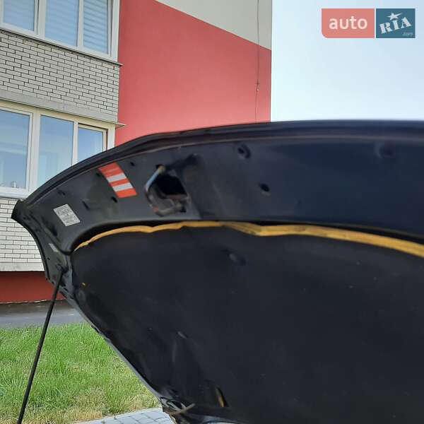 Ліфтбек Toyota Avensis 2005 в Вінниці