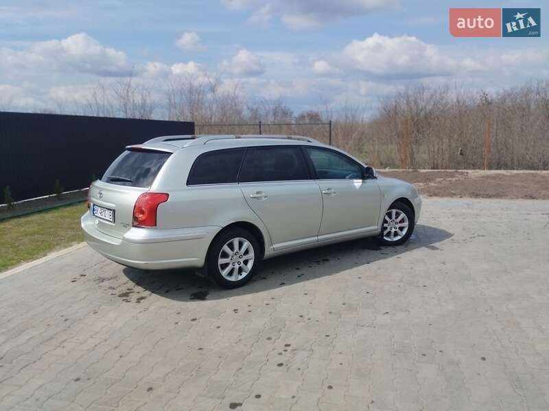Универсал Toyota Avensis 2005 в Покровском