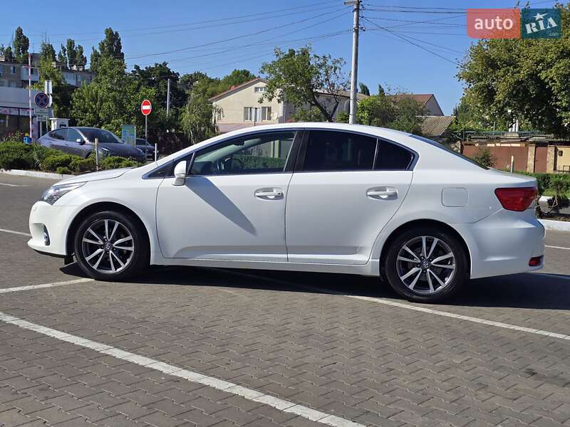 Седан Toyota Avensis 2012 в Одесі