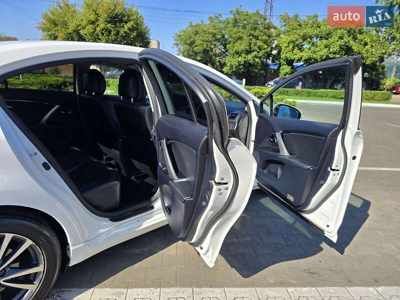 Седан Toyota Avensis 2012 в Одесі