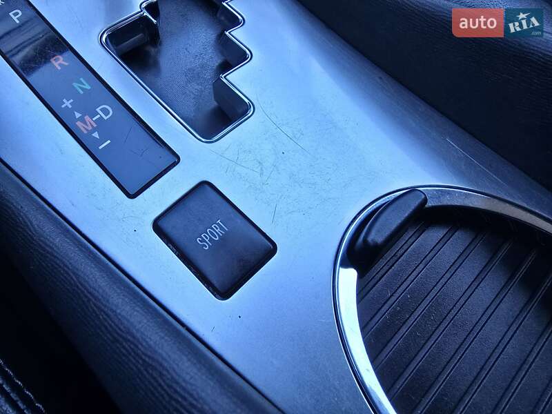 Седан Toyota Avensis 2012 в Одесі