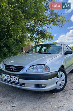 Седан Toyota Avensis 2002 в Чернигове