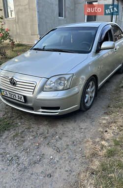 Седан Toyota Avensis 2003 в Жашківу