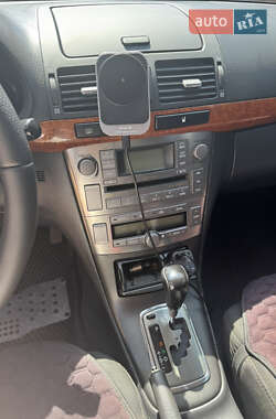 Седан Toyota Avensis 2008 в 