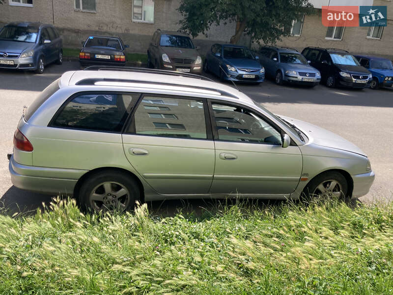 Универсал Toyota Avensis 2001 в Луцке