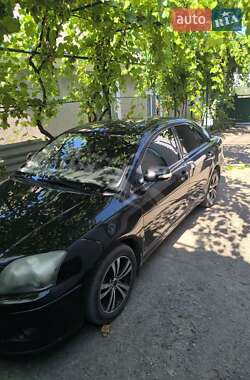 Седан Toyota Avensis 2006 в Рені