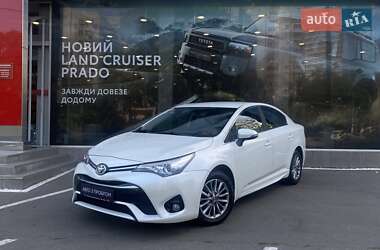Седан Toyota Avensis 2016 в Одессе