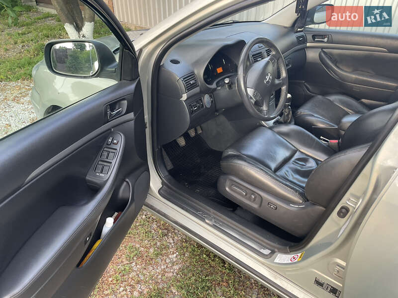 Ліфтбек Toyota Avensis 2006 в Києві