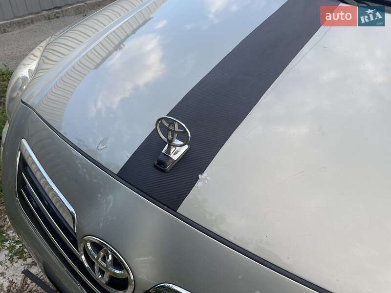 Ліфтбек Toyota Avensis 2006 в Києві