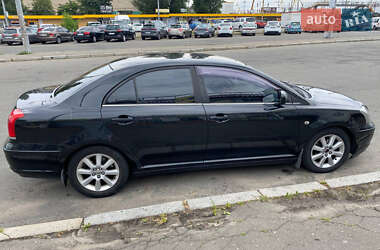 Седан Toyota Avensis 2004 в Вышгороде