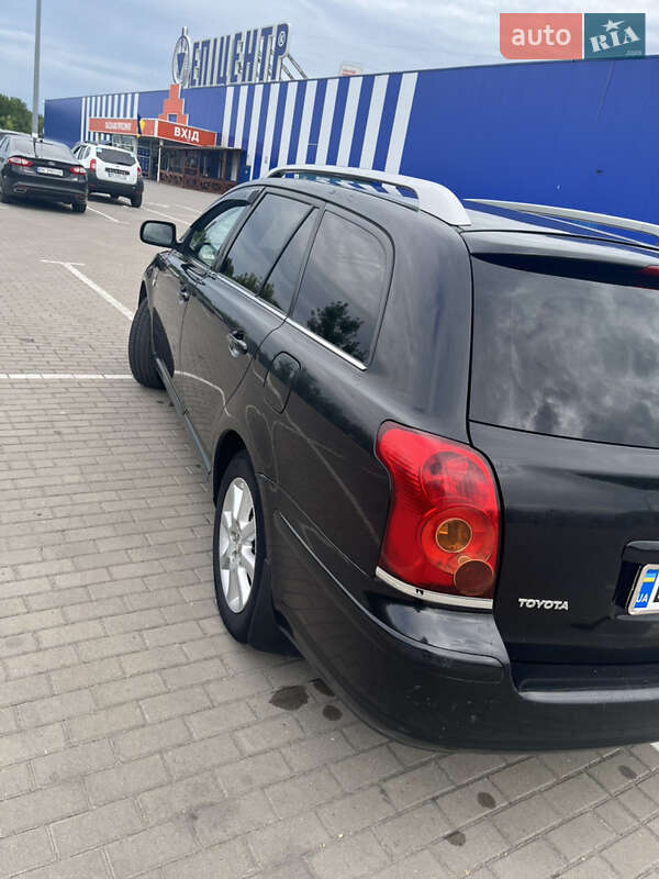 Универсал Toyota Avensis 2005 в Дубно