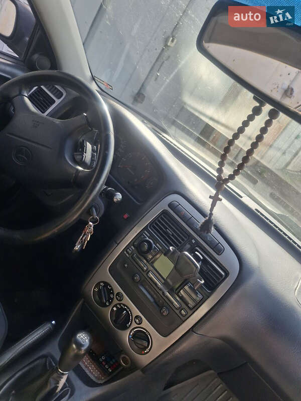 Седан Toyota Avensis 2001 в Киеве фото 4 Седан Toyota Avensis 2001 в Киеве