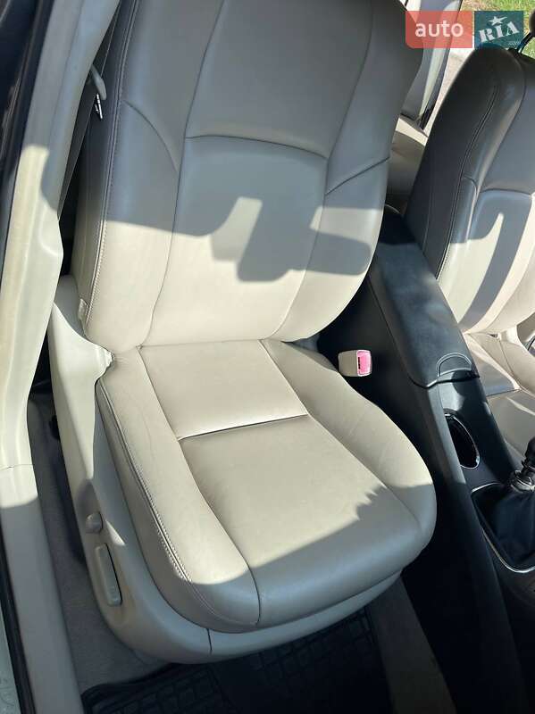 Универсал Toyota Avensis 2008 в Чернигове